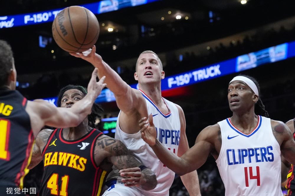 曼城通过其 曼城通过其